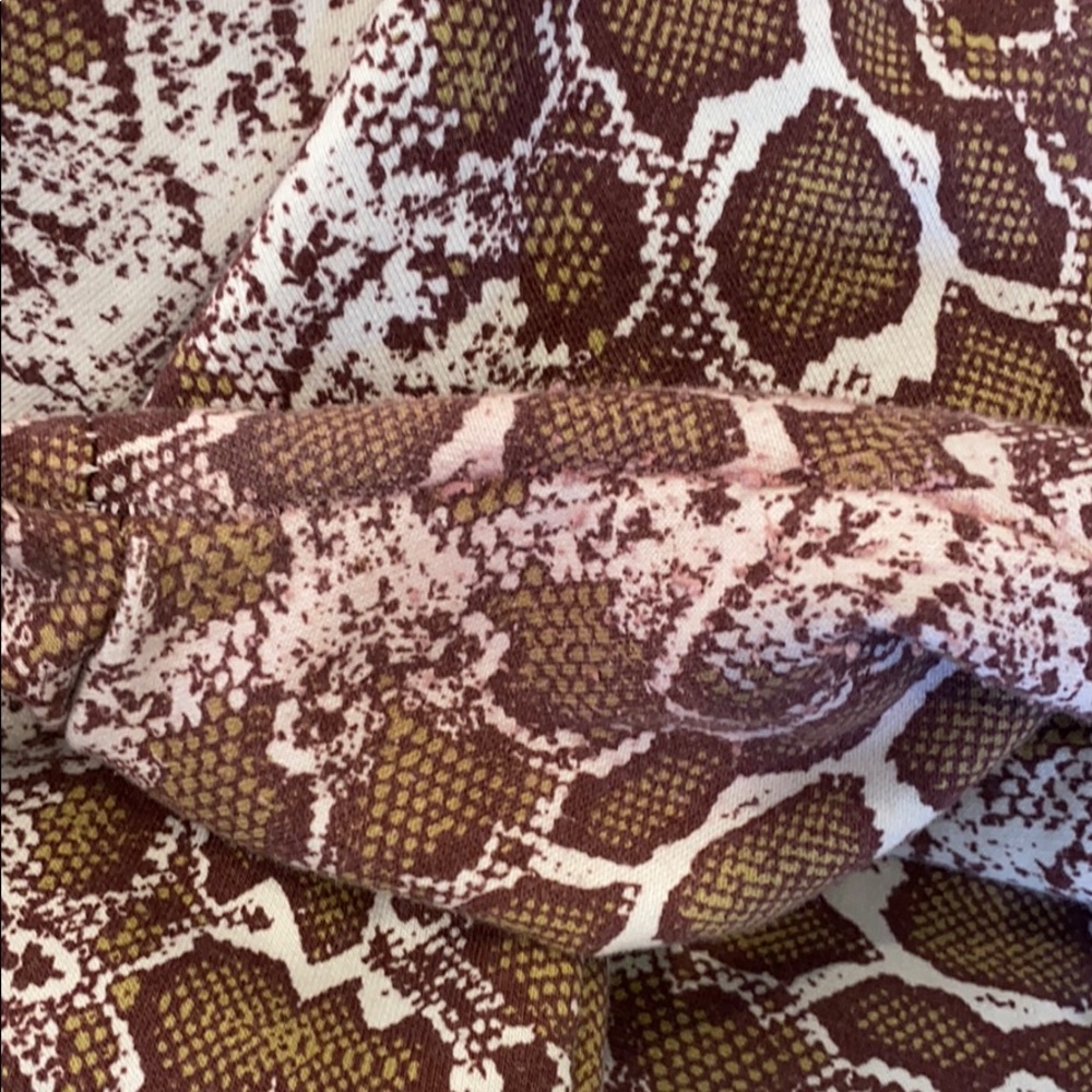 PrettyLittleThing Snakeskin Set - Picture 4 of 4